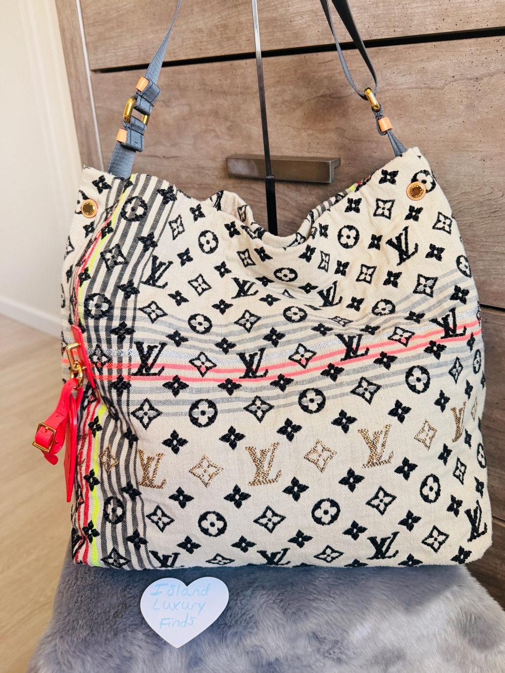 ❤️Rare Unicorn! Limited Edition Louis Vuitton Rouge Bohemian Czech Hobo Bag ❤️